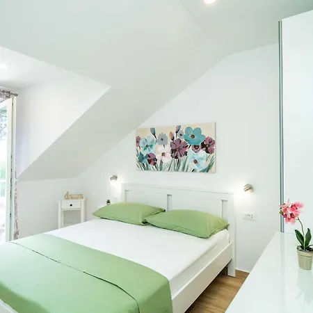 & Papa - Premium Double Or Twin With Balcony And Partial Sea View Soba 2 Apartament Mlini