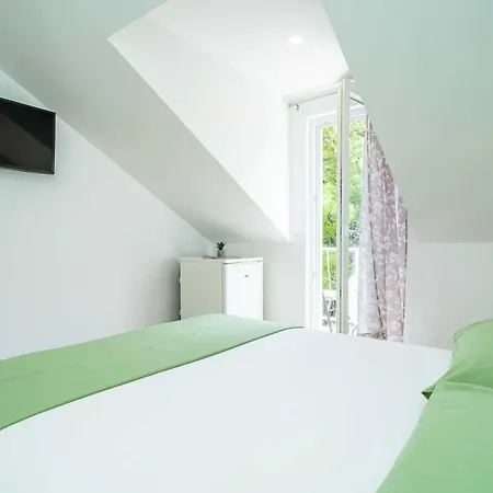 & Papa - Premium Double Or Twin With Balcony And Partial Sea View Soba 2 Mlini