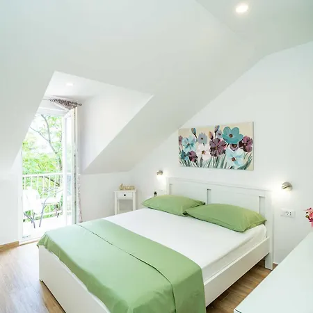 & Papa - Premium Double Or Twin With Balcony And Partial Sea View Soba 2 Apartament