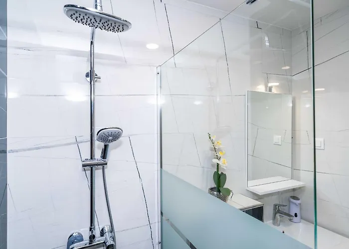 公寓 & Papa - Premium Double Or Twin With Balcony And Partial Sea View Soba 2 米利尼