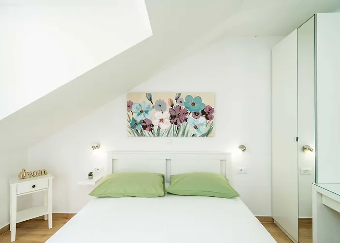 & Papa - Premium Double Or Twin With Balcony And Partial Sea View Soba 2 米利尼